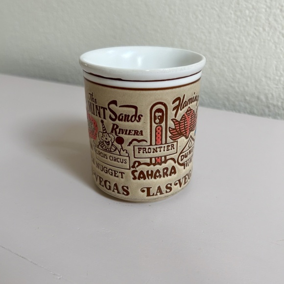 Vintage 1970s Las Vegas Nevada Landmark Casinos Retro Souvenir Coffee Mug Cup - Picture 6 of 11